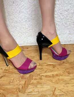 High Heels mehrfarbig Gr. 39 / Absatzhöhe 12 cm / Pumps / Damenschuhe / Jumex - München
