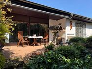 !FRÜH Immobilien: Großzügiger Bungalow in guter Wohnlage von Lampertheim - Lampertheim