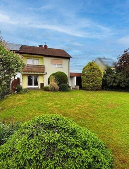 Traumgrundstück in Burgfarrnbach Gepflegtes REH mit zusätzlichem Anbau - Fürth