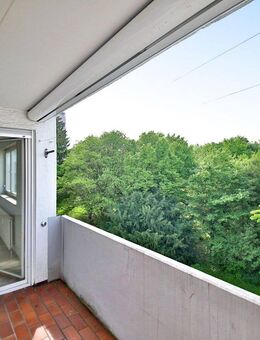 Vier Zimmer zum selber kreativ gestalten über den Dächern von Cannstatt - Stuttgart