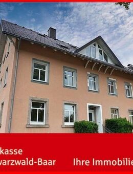 Geräumiges Dreifamilienhaus mit 3 Garagen - Schönwald (Schwarzwald)
