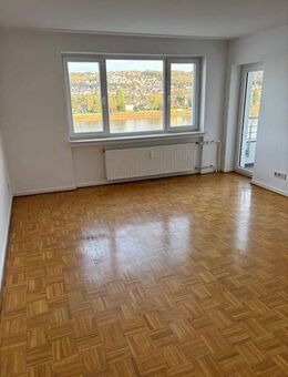 Rheinpromenade! Renovierte 4-Zimmerwohnung mit Duschbad und Loggia - Remagen