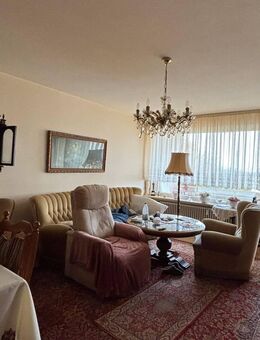 Helle 2-Zimmer-Wohnung mit Balkon und Tageslichtbad in Saarbrücken - Saarbrücken