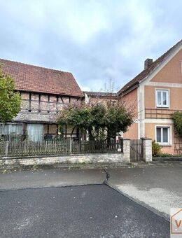 Haus mit Geschichte: Ehemaliger Dorfladen mit Wohnhaus und Nebengebäuden in 97645 Urspringen! - Ostheim (Rhön)