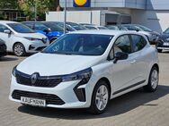 Renault Clio, 1.6 VEvolution V Evolution E-TECH Hybrid 145 EU6e, Jahr 2024 - Berlin