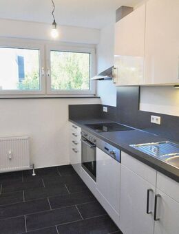 Schöne 3 Zi Wohnung mit EBK + Stellplatz an Paar oder Einzelperson - Niedernhausen