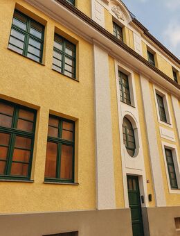 Zentral gelegene 3-Zimmer Wohnung mit großer Küche - Krefeld