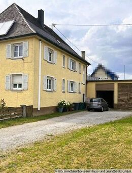 STIL - CHARME - PLATZ: Stattliches, gepfelgtes 2-Familienhaus mit 3 Garagen und großem Grundstück - Gerabronn