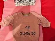 Babyhosen und Babypullover - Oberhausen