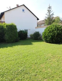 Familien Wohntraum! Sonnige Doppelhaushälfte mit Terrasse & Garten! - Altdorf (Landkreis Böblingen)