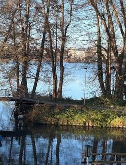Reizvolles 2-Familien-/Mehrgenerationenhaus mit Einliegerwohnung und eigener Marina am Kleinen Küchensee in Ratzeburg - Ratzeburg