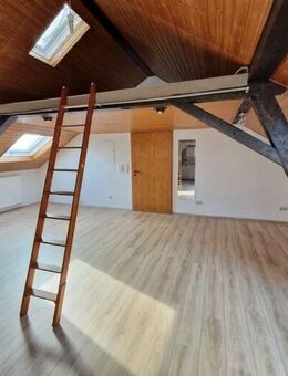 Helle, gemütliche Dachgeschoss-Eigentumswohnung mit Garage in schöner Wohnlage von Mülhofen - Bendorf (Rheinland-Pfalz)