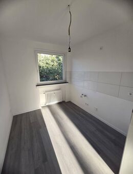 Helle 3-Zimmer-Wohnung mit Balkon in Duisburg - Duisburg