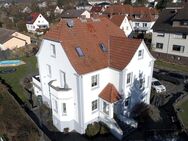 Villa Stadthaus Stadtvilla Wohnhaus Haus Mehrfamilienhaus Einfamilienhaus Einliegerwohnung Pool - Neukirchen (Hessen)