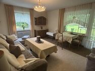 Idyllisch gelegene 2-Zi-Wohnung inkl. 2 Zimmer im UG mit EBK, eigenem Garten und Garage in Ruhelage - Bad Alexandersbad