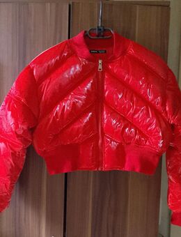 Gr. S/M, warm gefütterte Winterjacke, Lack rot, cropped, sexy - Bruchköbel