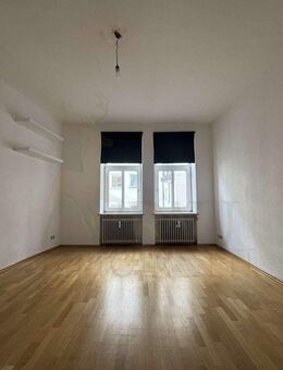 Altbauwohnung in Bestlage mit Potential - München