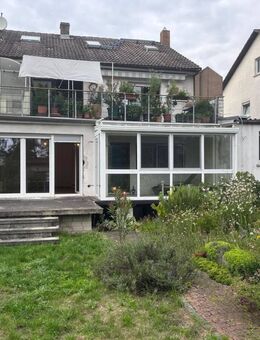 Schicke 4 Zi.-Erdgeschoß-Wohnung mit ausbaufähigem Dachgeschoss und eigener Gartennutzung - Rodgau