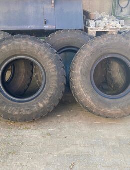 4 St. Reifen 365 / 85 R 20 Radlader Unimog Lkw OFF ROAD Camper Anhänger THW Feuerwehr - Schwindegg