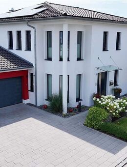 Elegantes Wohnen zwischen Natur und Stadt - Haus mit Pool und Panoramablick - Hengersberg