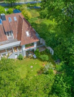Lübeck-Travegrundstück! Großes EFH mit ELW und direktem Wasserzugang/Bootssteg zur Trave. 2.846m² EL - Lübeck
