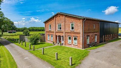 Idyllischer Resthof mit Hauskoppel direkt an der Eider gelegen