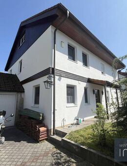 Charmante Doppelhaushälfte mit sonniger Terrasse in ruhiger Lage von München-Hadern - München