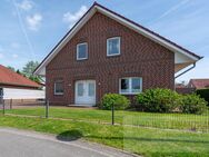 Großzügiges Einfamilienhaus mit Doppelcarport und Terrasse - Rhauderfehn