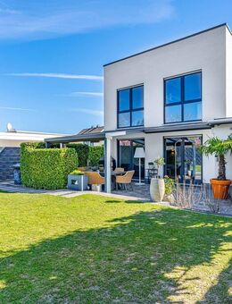 Exklusives Traumhaus mit Garten in malerischem Niederwenigern: Luxus und Natur vereint! - Hattingen