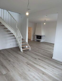 4,5 Zimmer Maisonette Wohnung 140 qm Erstbezug n. Sanierung in 25462 Rellingen - Rellingen