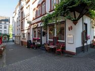 Restauriertes Fachwerkhaus im Jugendstil mit drei Wohnungen und Gastronomie in Zeller Altstadt - Zell (Mosel)