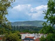 Freistehendes Einfamilienhaus auf Top - 551m² Hanggrundstück in Kelkheims zentraler Bestlage - Kelkheim (Taunus)