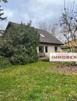 IMMOBERLIN.DE - Charmantes Einfamilienhaus + Nebengelasse auf sehr großem Anwesen in guter ländlicher Infrastruktur - Löwenberger Land
