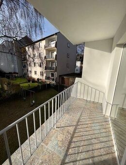 Schöne sanierte 2 Zimmerwohnung mit Sonnenbalkon - Essen