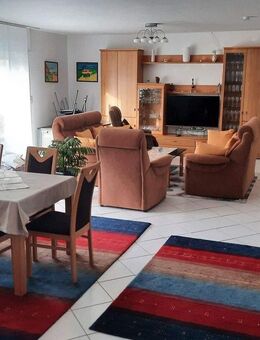 Penthouse mit 3,5 Zimmern, EBK und Balkon in Hettenleidelheim - Hettenleidelheim