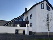 Architekten-Zweifamilienhaus mit Maisonette-Wohnung in schöner Lage - Wadgassen