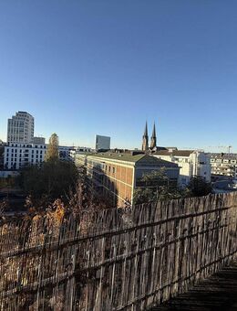 Charmante 2 Zimmer-Dachgeschosswohnung mit Terrasse in Bestlage Düsseldorfs! - Düsseldorf