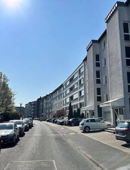 ! Reserviert ! Wunderbare Lage in D-Oberkassel mit Einzelgarage! Helle, sanierungsbedürftige 3 Zimmer Wohnung mit Balkon. - Düsseldorf