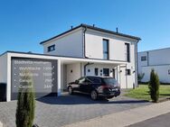 ** Neues & modernes EFH, Garage, Carport, Barrierefreier Garten in ruhiger Feldrandlage - Höpfingen