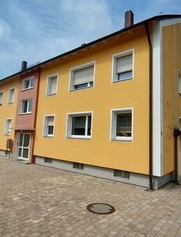 Großes Mehrparteien-Wohnhaus mit 6 Wohnungen auf 370 m² Wohnfläche und 1577 m² Grundstück in Altenstad/WN zu verkaufen! - Altenstadt (Waldnaab)