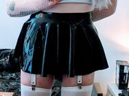 Latex Sissy sucht place to be - Hannover