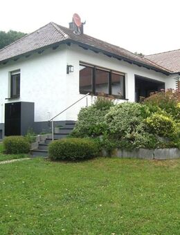 Ruhig gelegenes 3-Zimmer-Bungalow mit Süd-West-Terrasse, Garten und Garage - Betzenstein