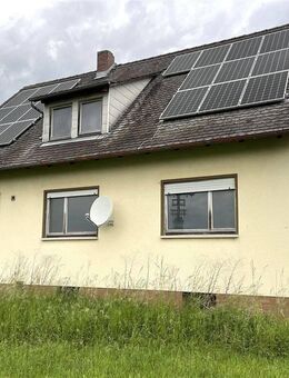 Landwirtschaftliche Hofstelle mit 2 Häusern in Alleinlage - Leutershausen