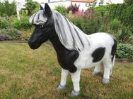 Pony schwarz - weiss Dekofigur Garten - Hergisdorf