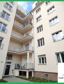 Exklusive Altbauwohnung mit Südbalkon / Sofortbezug / gefragte ruhige Lage / weitere Angebote auf Anfrage - Berlin