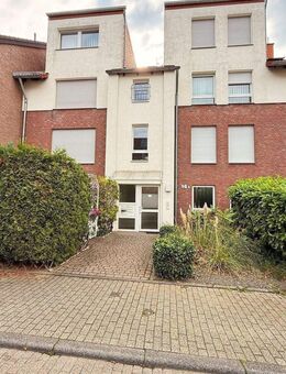 Helle ruhige 2-3 Zimmerwohnung mit Balkon und Garage - Kerpen (Kolpingstadt)