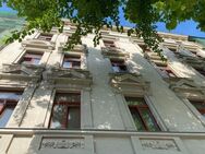 Liebevoll hergerichtete Wohnung mit Echtholzfußboden und französischem Fenster! - Halle (Saale)