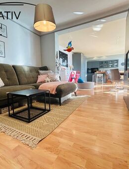 Zwei Wohnungen, ein Zuhause - Ihr Familiendomizil mit Weitblick in Püttlingen - Püttlingen