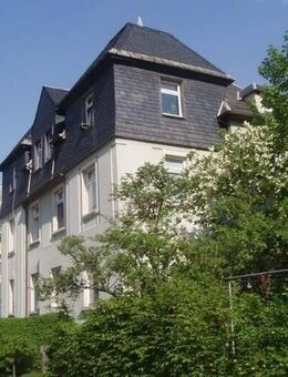 freundliche 2 1/2 Zimmer im I. OG, Küche und Bad mit Fenster, Gartennutzung - Limbach-Oberfrohna