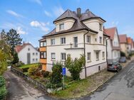 Großzügig! Tolles Zweifamilienhaus mit sonnigem Garten und Potential zum Ausbau als Dreifamilienhaus - Laupheim